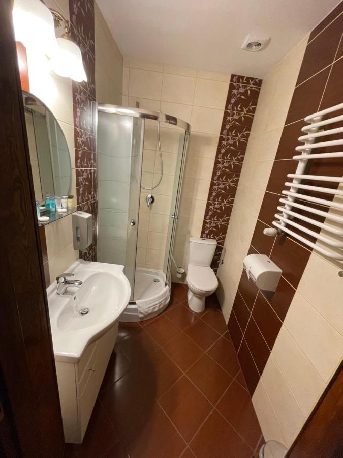 Hotel Tyrol I Restauracja Zycie Gruzji Osielsko Luaran gambar